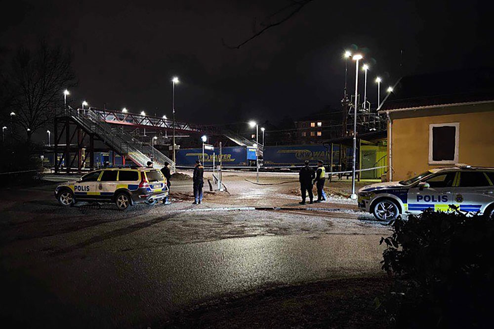 Trois personnes heurtées par un train à la gare de Södra à Örebro – Örebro Tribune